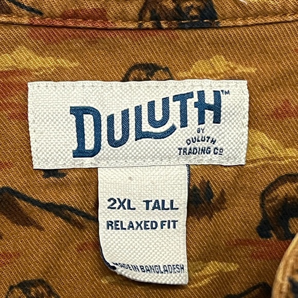Duluth Trading Co. Men’s 2XL Tan Brown Bear Patterned Relaxed Fit Shirt - Picture 3 of 6